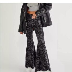 FREE PEOPLE Float On Flare Jeans Black Paisley Print Embroidered Boho Size 28